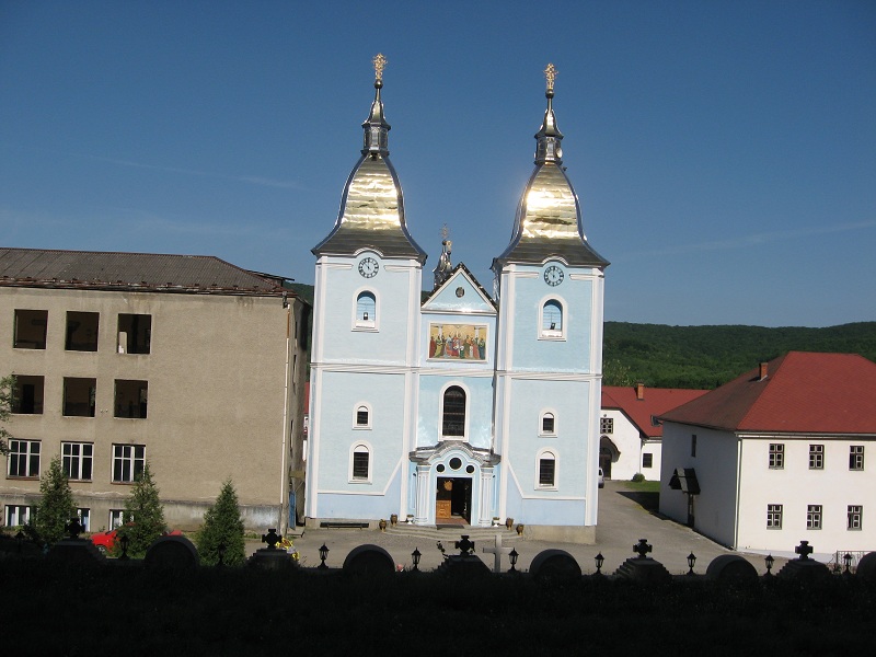 церква монастиря